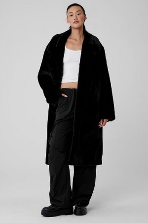 Jaquetas Alo Yoga Oversized Faux Fur Trench Feminino Pretas | 4928-JCMFA