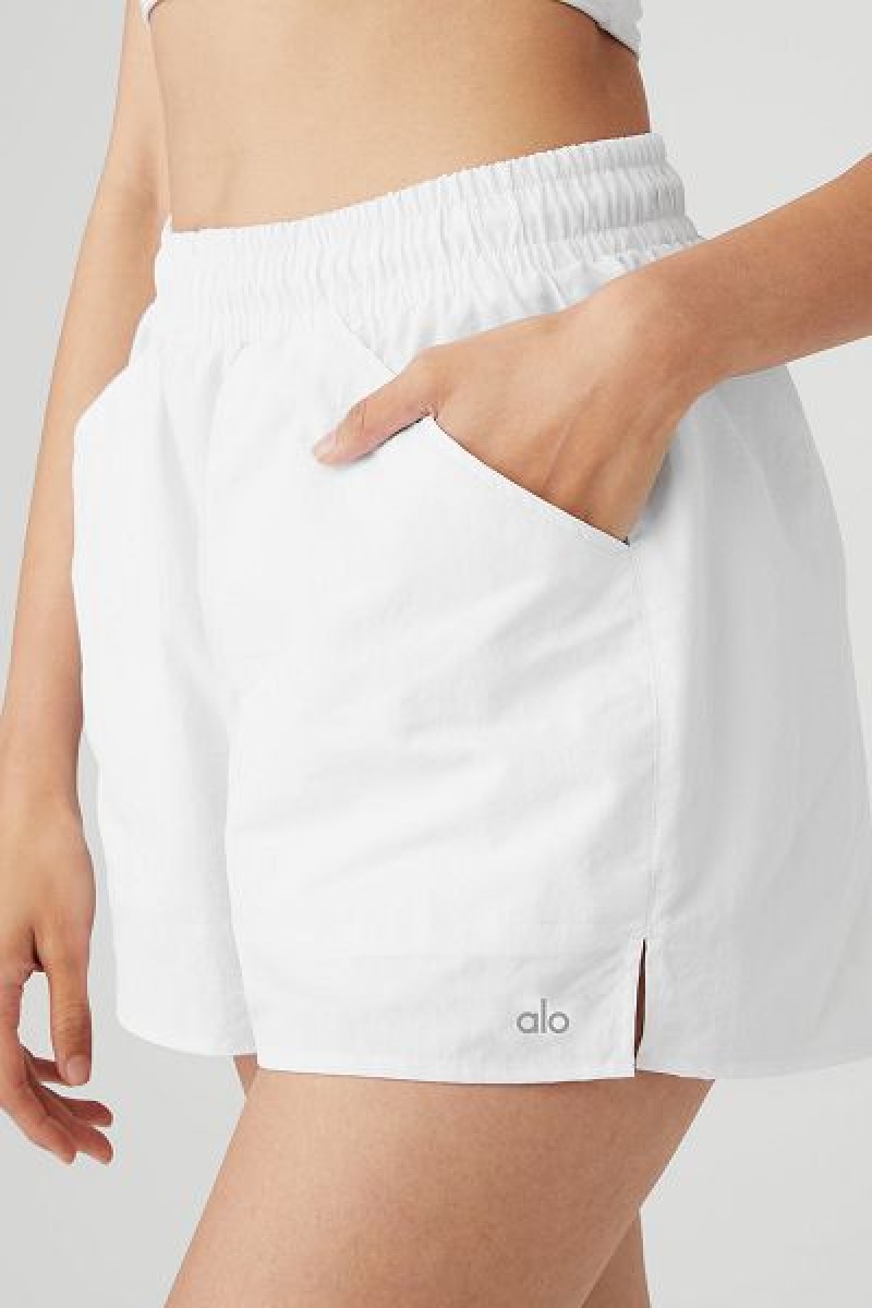 Calção Alo Yoga Alumni Feminino Branco | 9271-OYESF