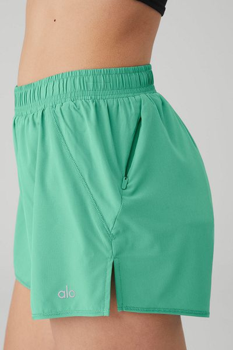 Calção Alo Yoga Stride Feminino Verdes | 4065-CJGDQ