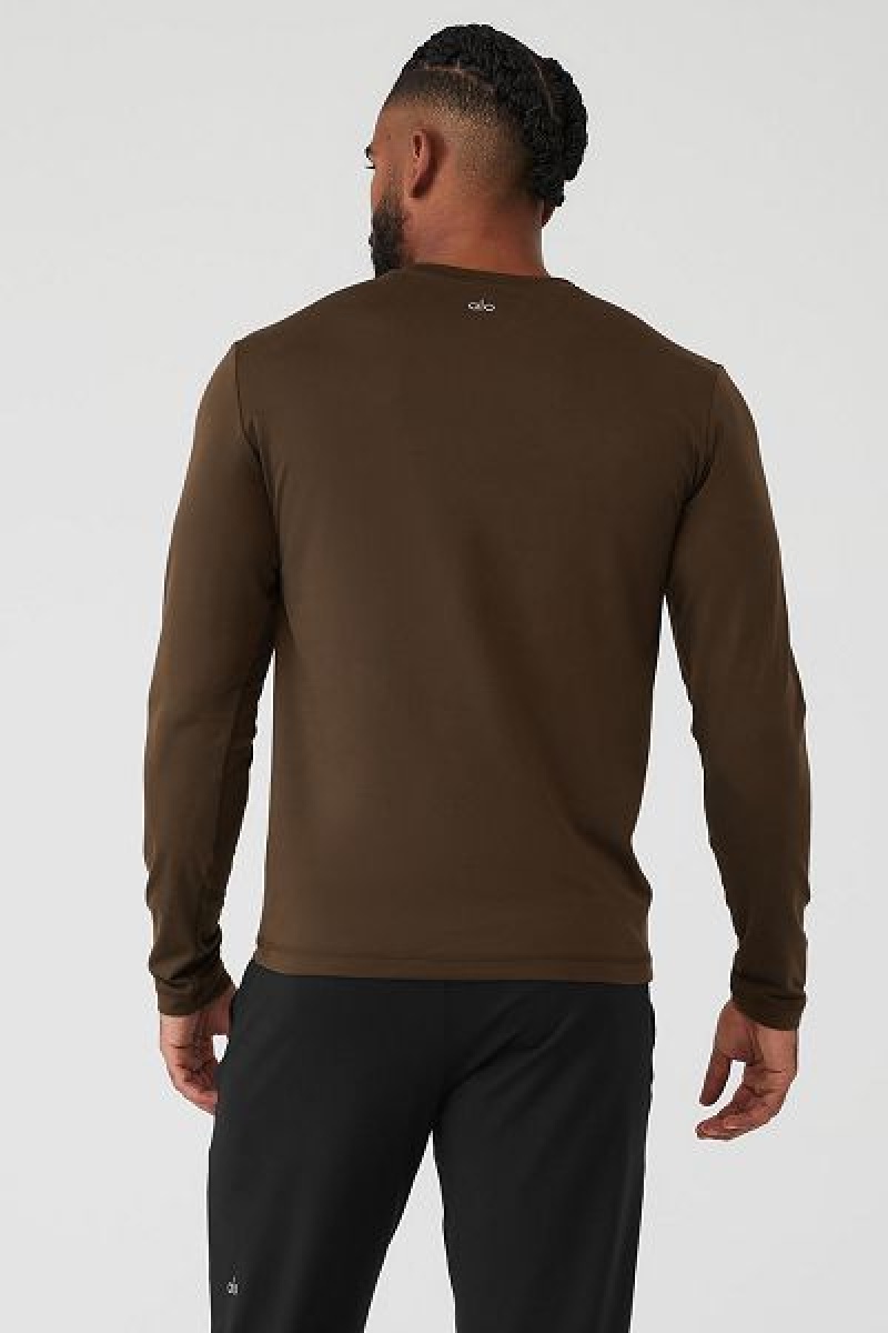 Camiseta Alo Yoga Conquer Reform Crewneck Long Sleeve Masculino Marrom | 8301-MNHQP