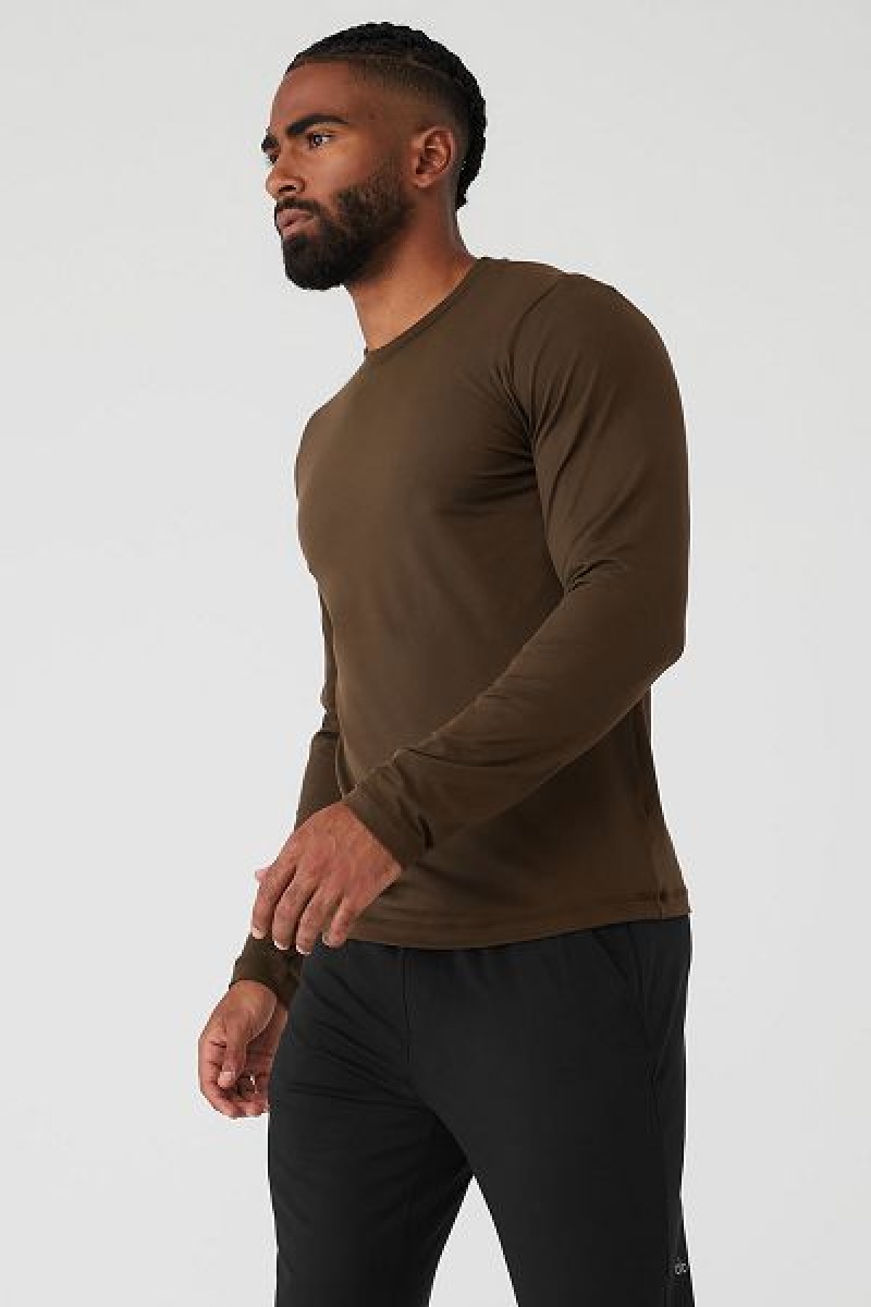 Camiseta Alo Yoga Conquer Reform Crewneck Long Sleeve Masculino Marrom | 8301-MNHQP