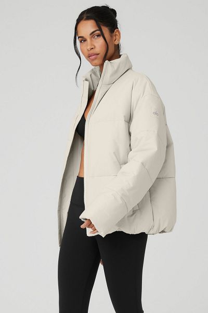 Jaqueta Puffer Alo Yoga Stretch Woven Street Feminino Bege | 0625-IJLXV