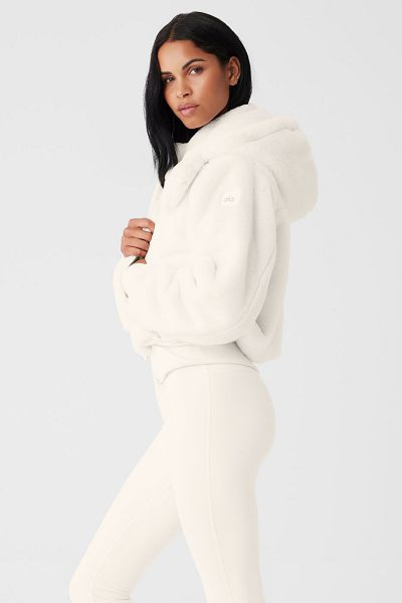 Jaquetas Alo Yoga Faux Fur Foxy Feminino Branco | 6031-ZRVAS