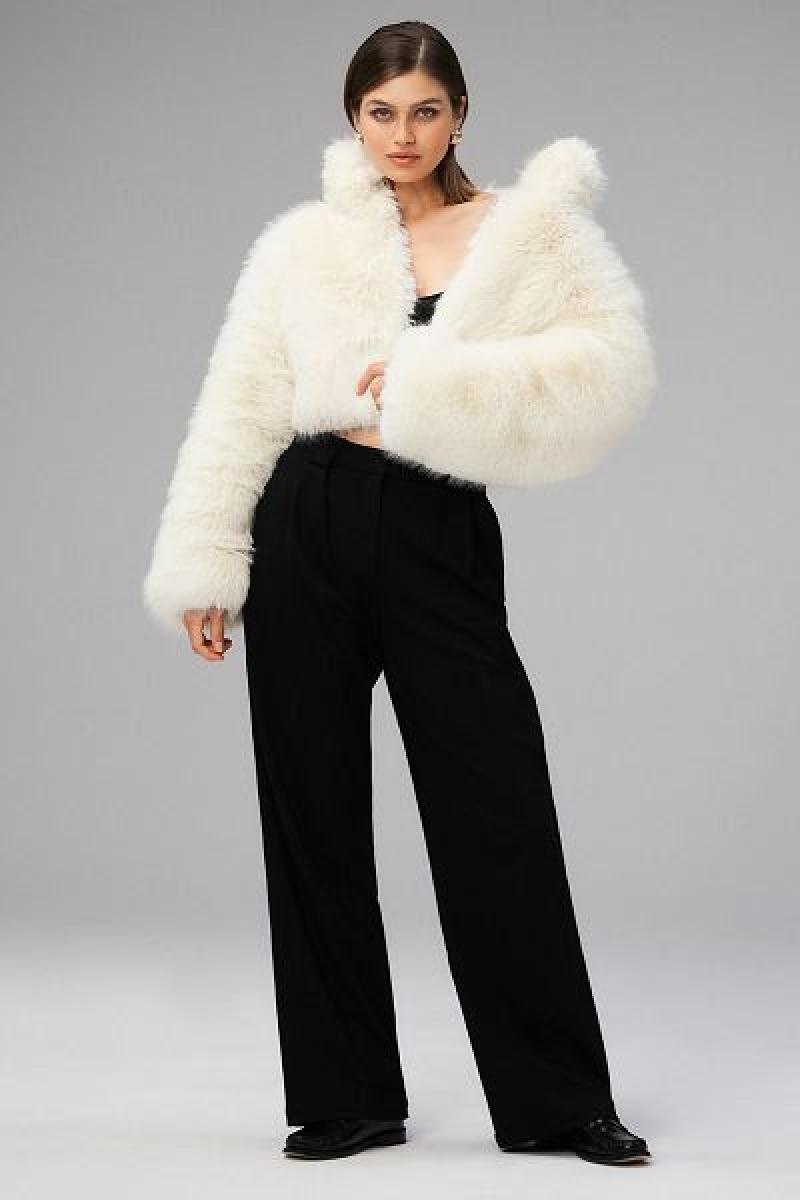 Jaquetas Alo Yoga Opulent Faux Fur Cropped Feminino Branco | 8342-FKPQU